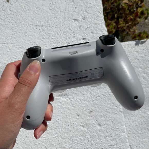 Pre-Owned Sony PS4 Controller - Picture 7 of 7